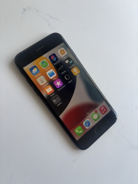 Apple iPhone 7 schwarz entsperrt 32GB 2GB RAM 4,7″ IOS Touchscreen *BATTERIESERVICE