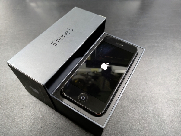 Apple iPhone 5 – 16GB – Schwarz & Schiefer (Entsperrt) A1429 (GSM)