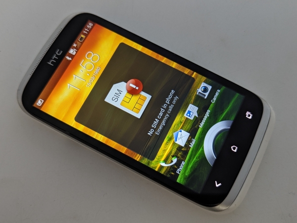 HTC Desire X – 4GB Weiß-Silber Android Smartphone