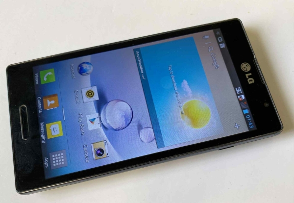 LG Optimus L9 (P760) Smartphone – entsperrt – 4GB Android 4 schwarz