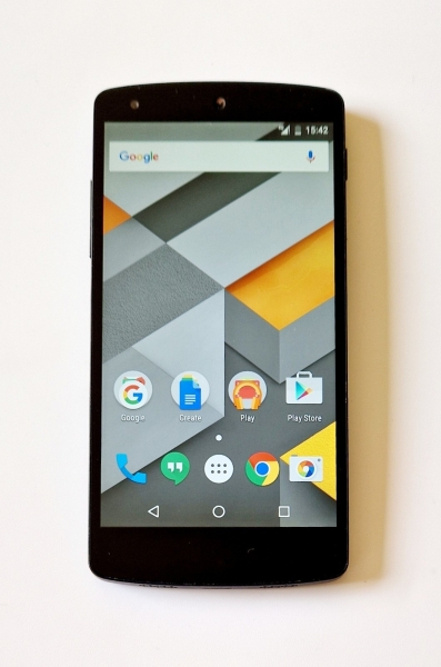 LG Nexus 5 16GB/2GB schwarz (entsperrt) 8MP 4G Smartphone in gutem Zustand
