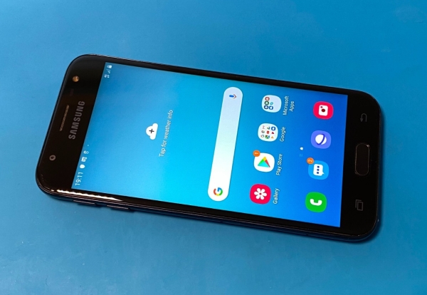 Samsung Galaxy J3 (2017) (SM-J330FN) Smartphone, 16GB, entsperrt, 4G, sehr gut