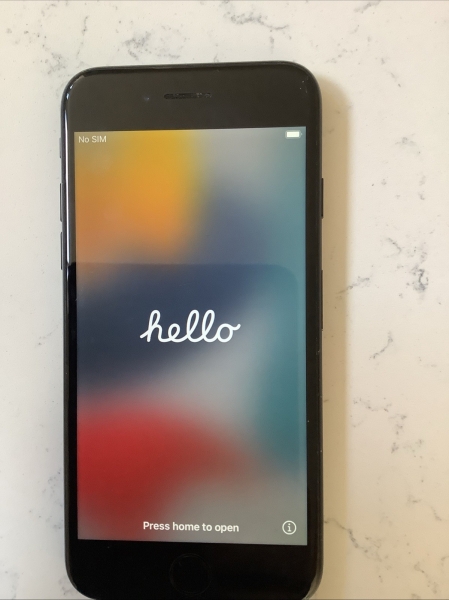 Originalverpacktes Apple iPhone 7 32GB schwarz A1778 – benötigt neuen Akku