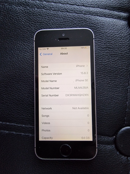 Apple iPhone SE – 64GB – Space Grau (Entsperrt) A1723 (CDMA + GSM)