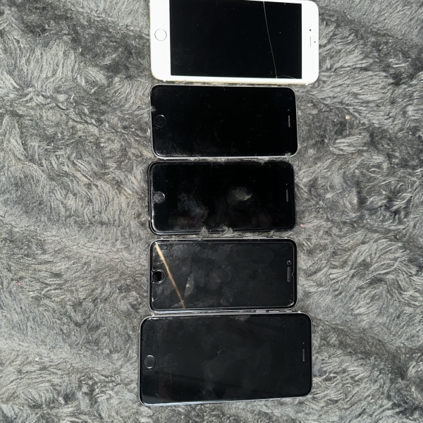 5x Apple iPhone iPhones 6×2, 6 Plus x 2, 7 x1 Restposten Ersatzteile Reparaturen Defekt