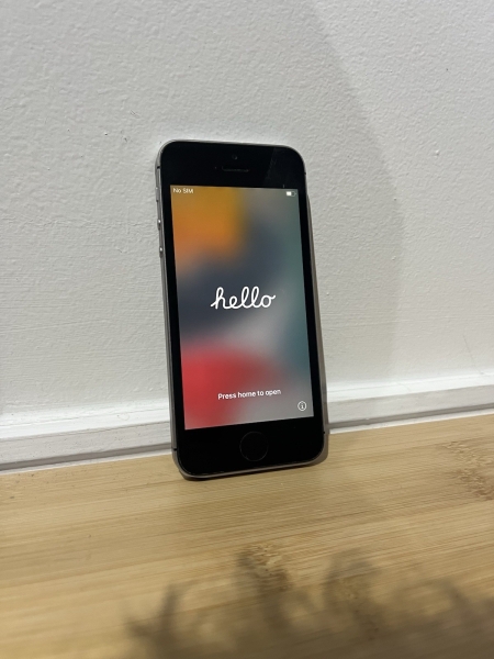 iPhone SE A1723 (1. Generation) Space Grau 32gb Entsperrt