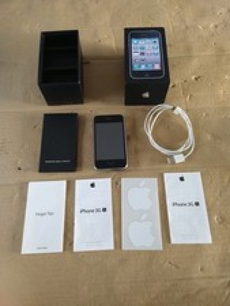 APPLE IPHONE 3GS – 8GB – SCHWARZ – VERPACKT – GESPERRT AUF O2 – WERKSEITIG ZURÜCKGESETZT