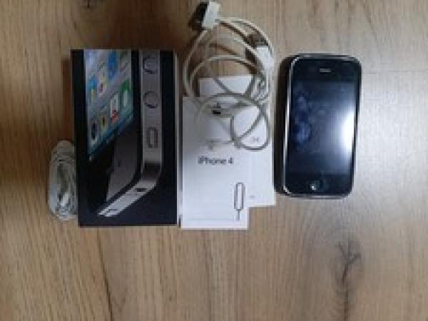 Smartphone Apple IPhone 4 mit Zubehörpaket