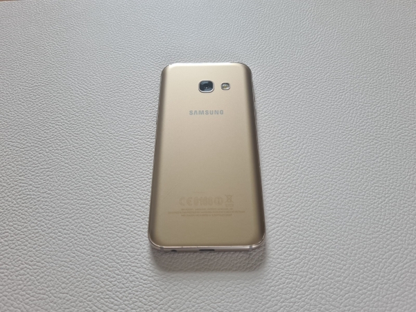 Smartphone Samsung Galaxy A3 2017 (SM-A320FL) 16GB GOLD