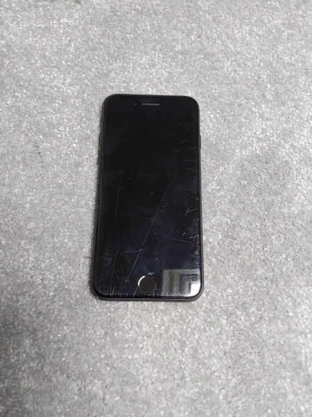 Apple iPhone 7 – 32GB – Schwarz (Entsperrt) A1778 (GSM) Starke Gebrauchsspuren