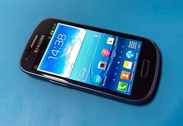 Samsung Galaxy S III mini (GT-i8190) Smartphone, Sim entsperrt, 3G, gutes Original