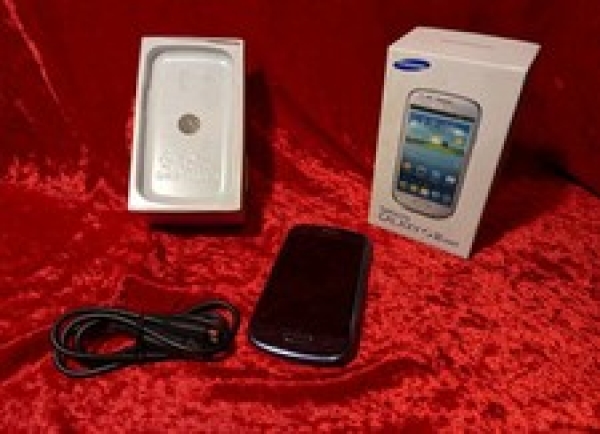 Samsung Galaxy S III mini GT-I8190 8GB ohne NFC Smartphone Ohne Simlock – Pebble