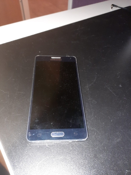 Samsung  Galaxy A5 SM-A510FZKADBT 16GB Smartphone – Schwarz