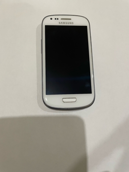Samsung Galaxy S III mini GT-I8200N 8GB marmorweiß (EE/Vodafone) Smartphone