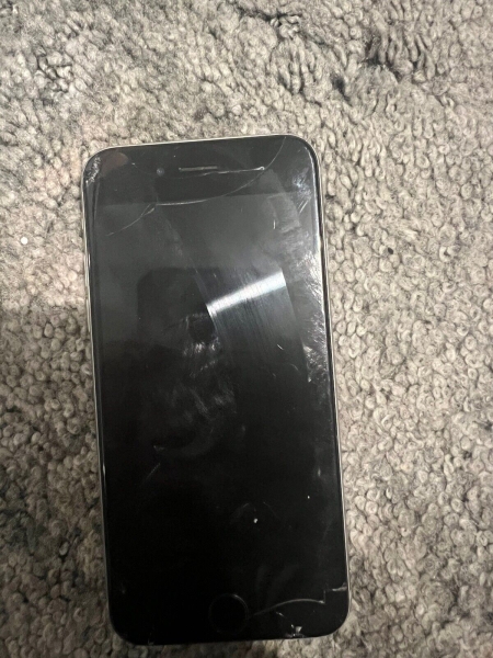 Apple iPhone 6s – 64GB – Space Grau (Vodafone) A1688 (CDMA + GSM)