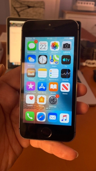 Apple iPhone 5s – 16GB – Space Grau (O2) A1457 (GSM)