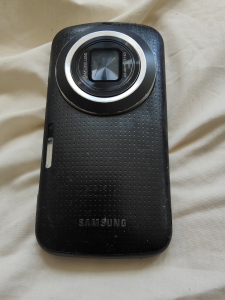 Samsung Galaxy K Zoom SM-C115 – 8GB schwarz Vintage Smartphone