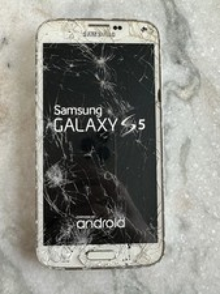 Samsung Galaxy S5 16GB weiß (gesprungenes Display)