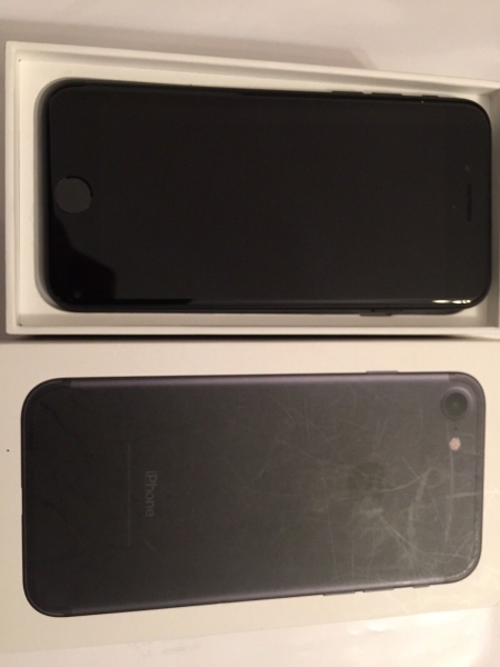 Apple iPhone 7 – 32 GB – Schwarz (entsperrt) A1778 (GSM)