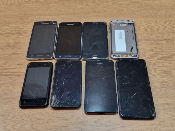 Samsung, Huawei, Nokia Smartphone Restposten Defekt