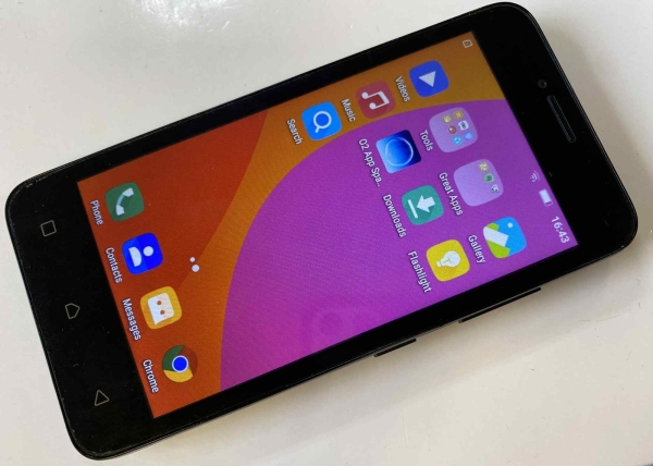 Lenovo Vibe B (A2016A40) Smartphone (entsperrt) 5MP 4,5″ 8GB Android 6 4G LTE