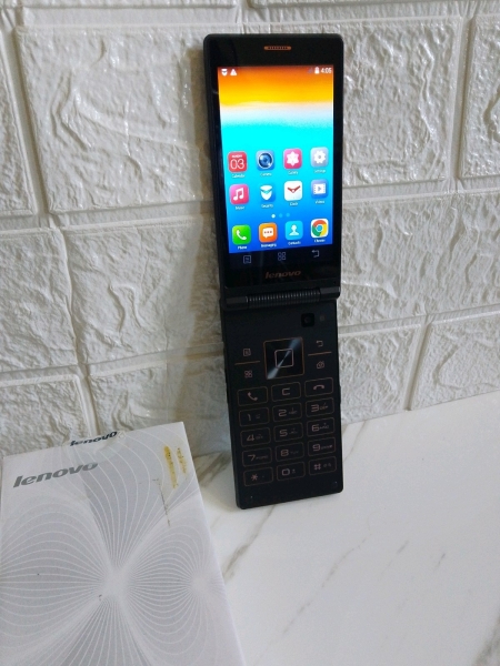 Lenovo A588t 5MP FM 4″ Dual SIM Flip Android Smartphone