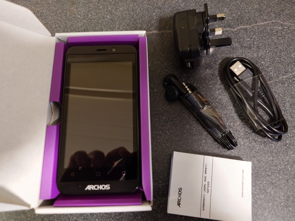 Archos 40 Power – Schwarz – 8GB – Android 5.1 Smartphone – Top Zustand