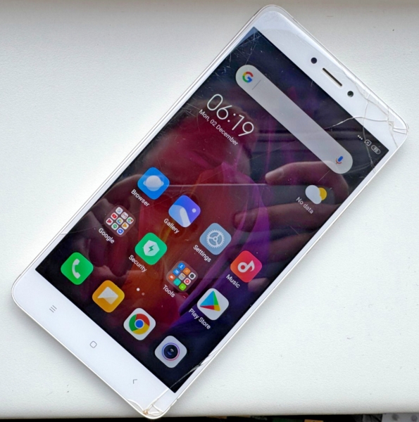 Redmi Note 4 64GB Silber / Gold – Defekt / Glasbruch 4GB RAM