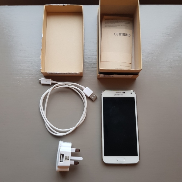 Samsung Galaxy S5 SM-G900 – 16GB – weiß (O2) Smartphone