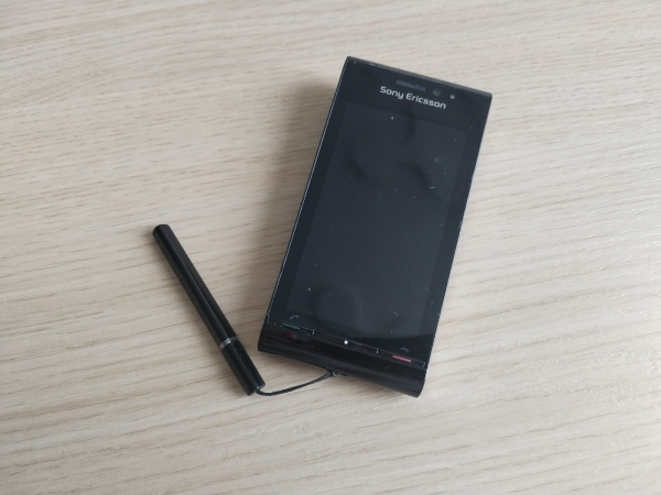 Sony Ericsson Satio (U1i) Smartphone – ohne Simlock | Schwarz
