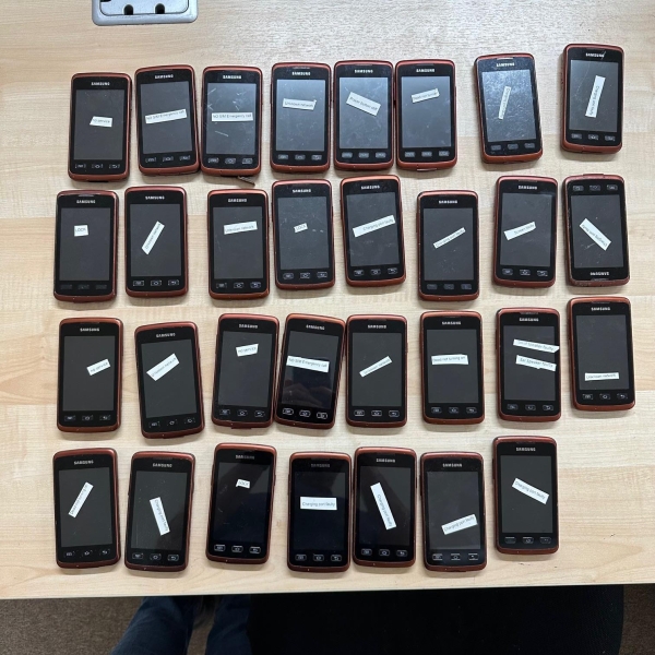 Restposten 31 defekte Samsung Galaxy XCover GT-S5690 rot – für Ersatzteile & Reparaturen
