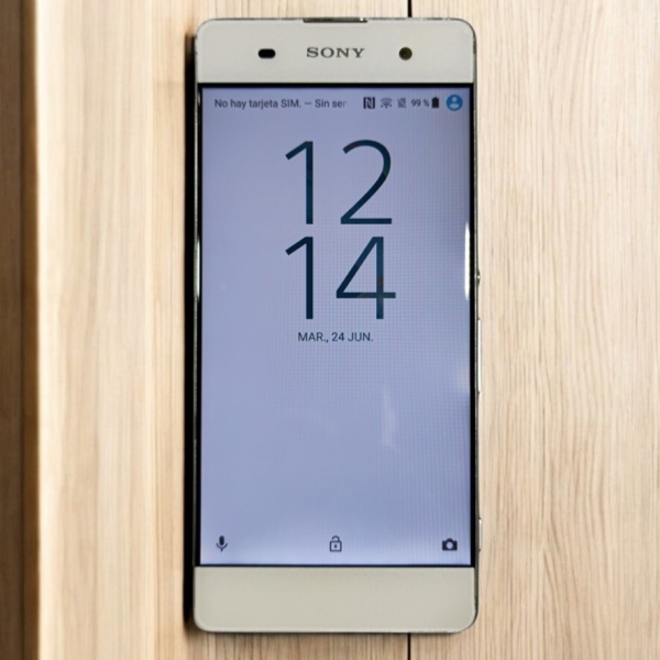 Handy Smartphone Sony Xperia XA F3111 weiß 16GB / 2GB Android 7.0