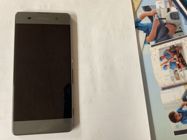 Sony  Xperia XA F3111 – 16GB – Schwarz (Ohne Simlock) Smartphone