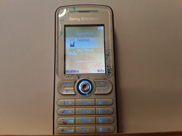 Handy Sony Ericsson Walkman W200i weiss  (Ohne Simlock) Smartphone