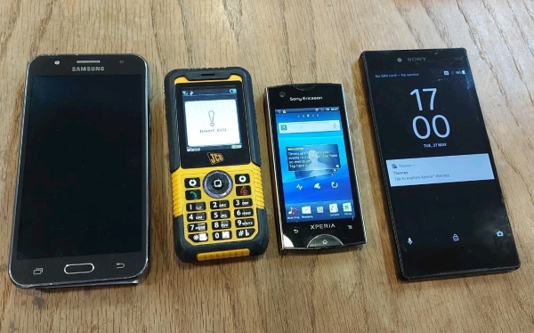 Samsung J5 Sony Xperia Jcb Sony Ericsson als Ersatzteilspender