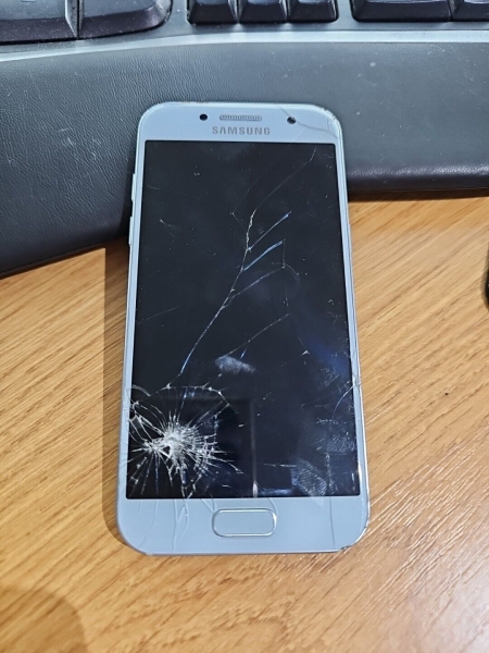 Samsung Galaxy A3 SM-A320FL – 16GB – Platinum Silver (defekt) Smartphone