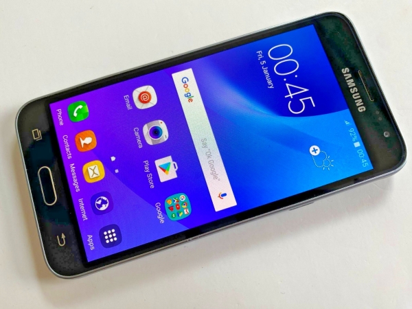 Samsung Galaxy J3 (2016) SM-J320FN Smartphone – entsperrt – schwarz Android 5 4G