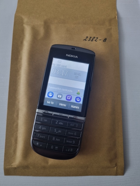Nokia Asha 300 Smartphone (entsperrt) – Graphite