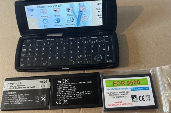 Nokia 9500 Communicator – (Tin Grey / Black) – entsperrt 2G Smartphone PDA