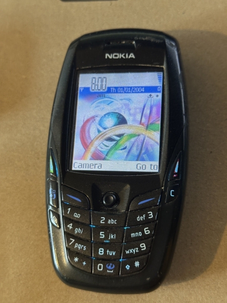 Retro 2000s Nokia 6600 – (schwarz) – (Träger entsperrt) 2G Handy