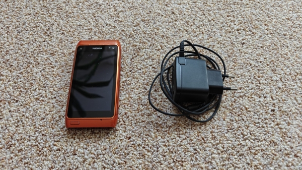 Nokia N8 Smartphone Orange – 16GB Speicher – 12MP Kamera