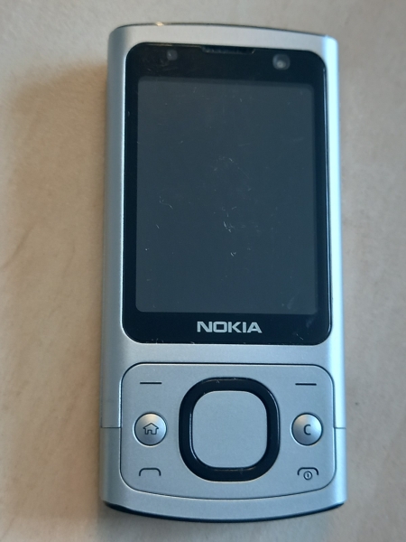 Nokia 6700 Slide Smartphone Three Handy silber
