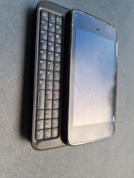 Nokia  N900 – Schwarz Maemo Linux Smartphone (DEFEKT!)