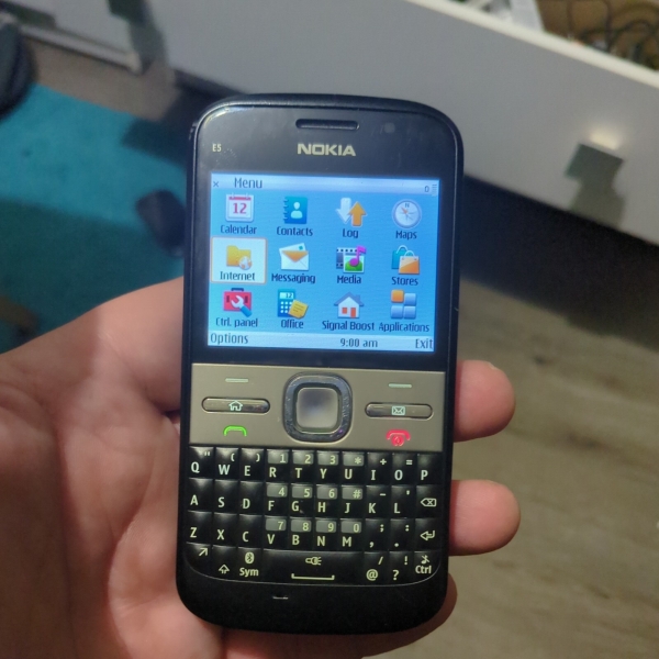 Nokia E5-00 Smartphone (entsperrt) – Schwarz
