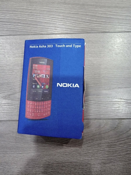 Gebrauchtes Nokia Asha 303 Smartphone (gesperrter Status unbekannt) – Graphite