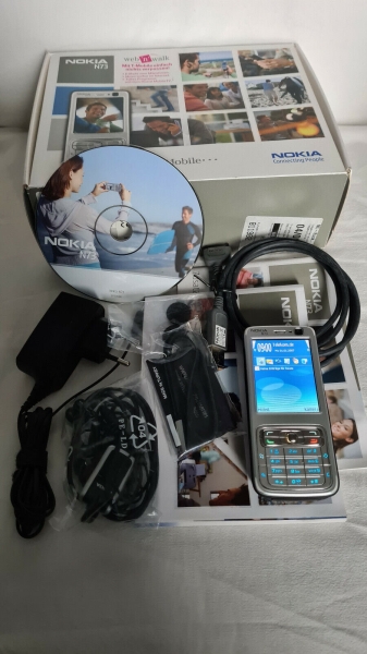 Nokia  N73 – Plum Silver (Ohne Simlock) Smartphone mit MEGA ZUBEHÖRPAKET
