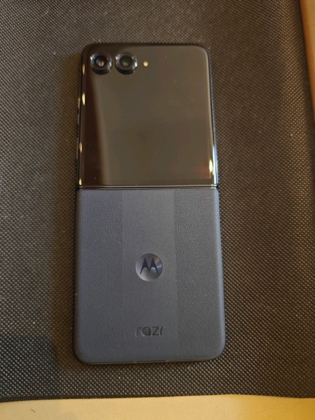 Motorola Razr 50 Ultra 5G XT-2451-3 Smartphone entsperrt 12GB RAM 512GB midnight