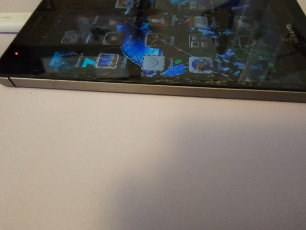 Huawei Ascend P6 – 8 GB – Smartphone schwarz (entsperrt)
