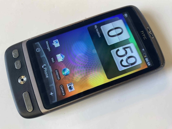 HTC Desire A8181 – Smartphone (entsperrt) Mokka – Android 2 Handy