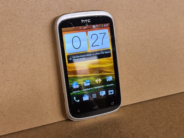 HTC  Desire C – 1 GB – Schwarz Smartphone Handy 5 MP